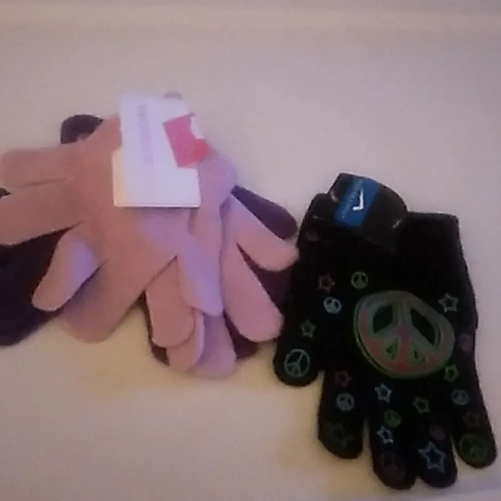 Polar Edge and Wonder Kids Gloves